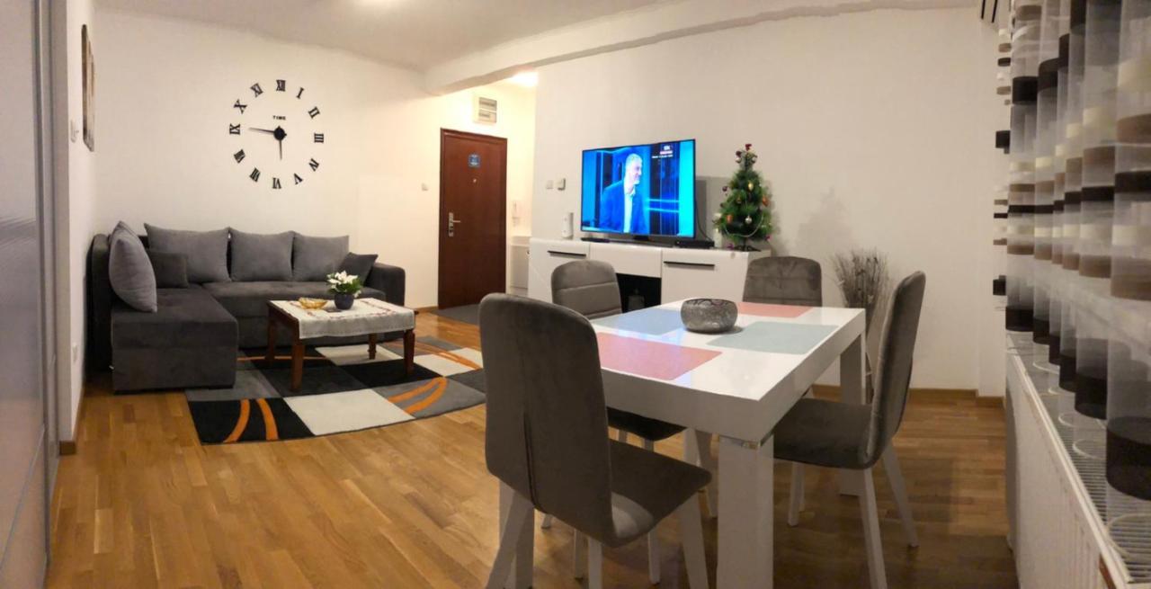 Paris Apartment -Free Private Parking 노비사드 외부 사진